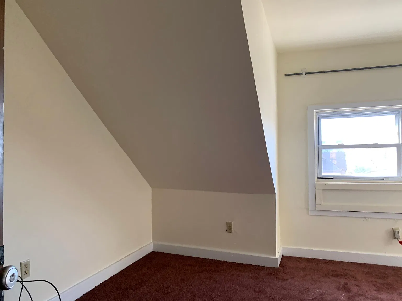 3 bed, 1200 sqft, $1,800 — Photo 2