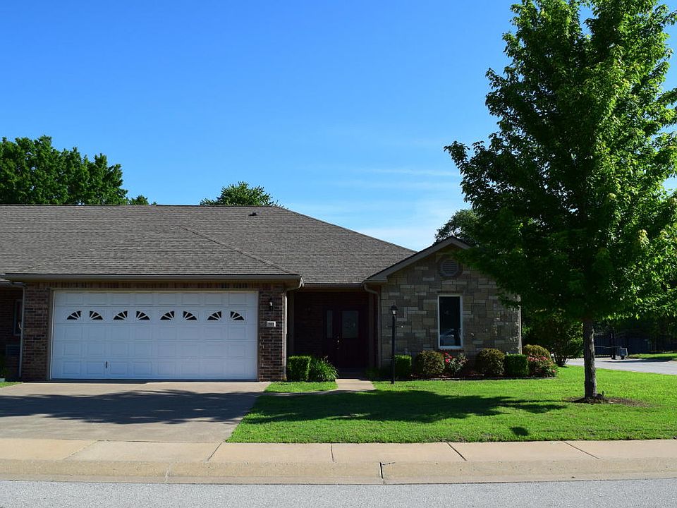 1st image of 701 Saint Andrews Cir