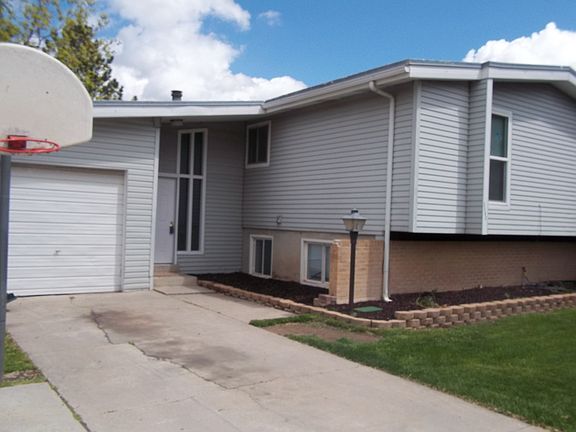 2nd image of 3502 W Cambridge Dr