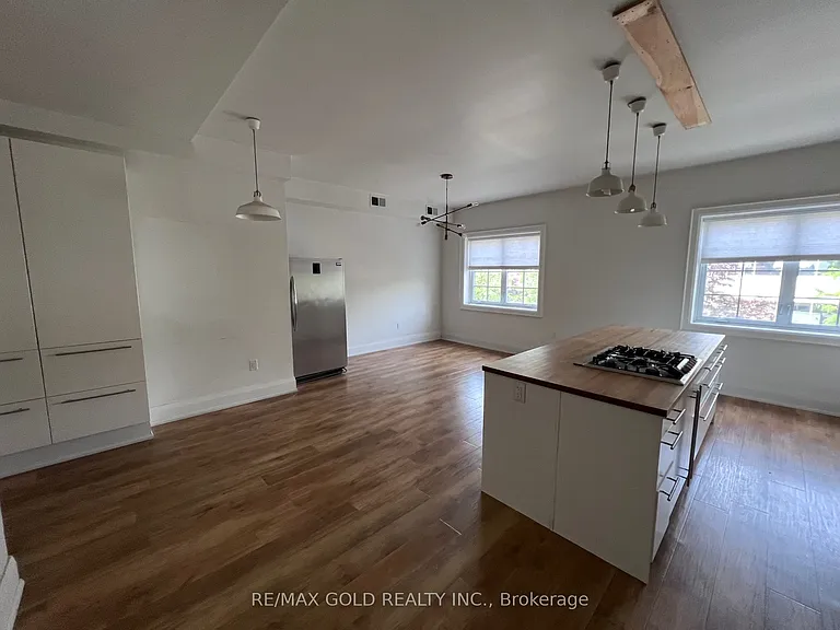 2215 Danforth Ave #STUDIO — Photo 4
