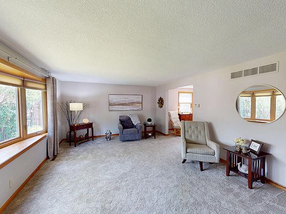 2nd image of 826 Minnie Maddern St