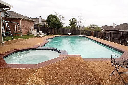 2nd image of 4208 Bent Oaks Dr