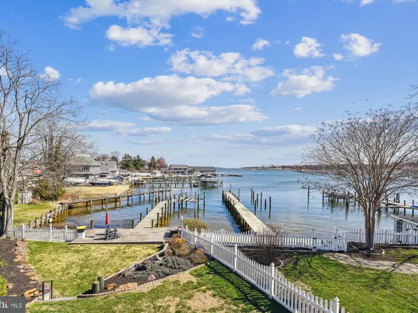 1302 McNabbs Ln, Pasadena, MD 21122