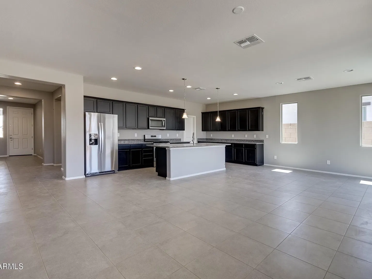 4 bed, 2.0 bath, 1942 sqft, $2,300 — Photo 3