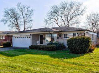 11210 Glenis Dr, Sterling Heights, MI