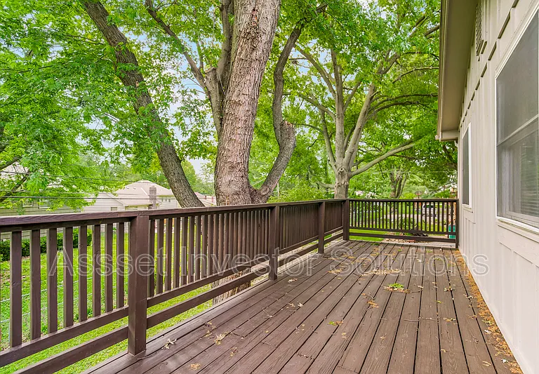 9109 Goddard St — Photo 36