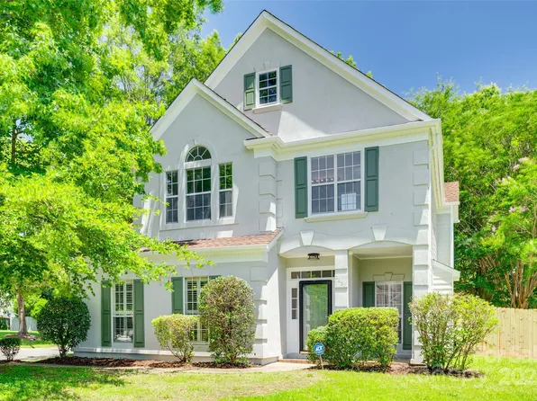 2830 Grosbeak Ln, Charlotte, NC 28269