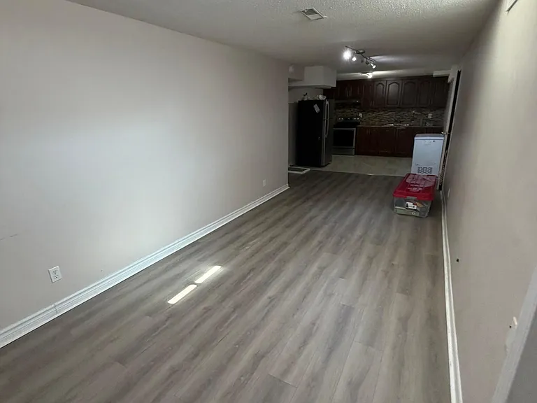 18 Carrick Ave #BASEMENT — Photo 10