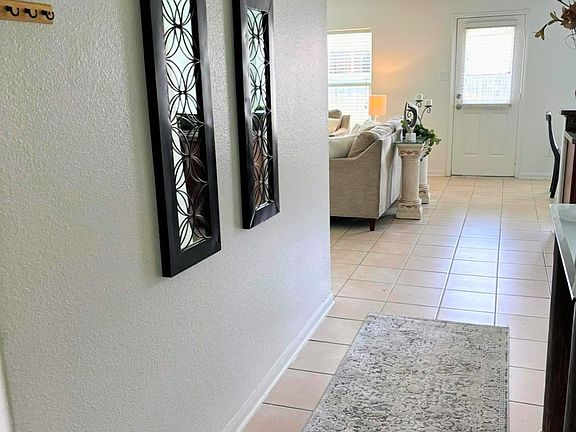 4th image of 600 Noble Grove Ln