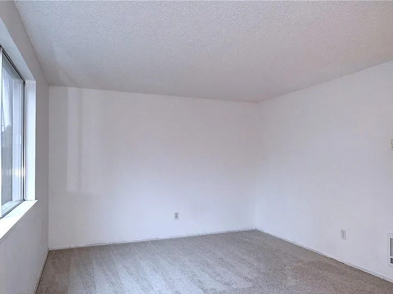 10332 15th Avenue Ct E — Photo 8