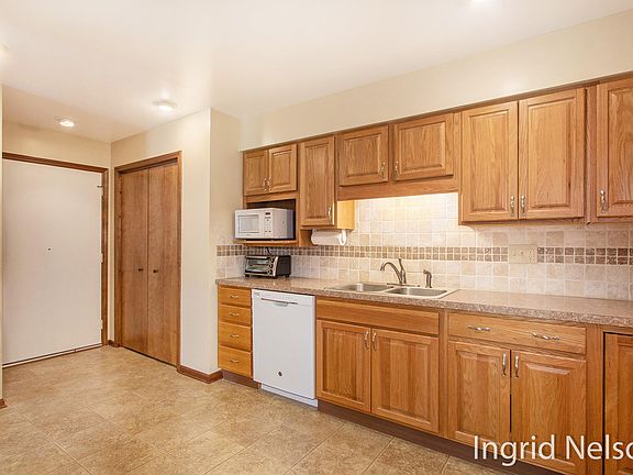 5th image of 3513 Whispering Brook Dr SE #69