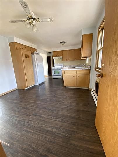 1st image of 3601 N Oconto Ave #2E