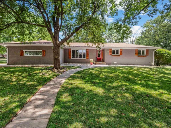 1972 N Belmont St, El Dorado, KS 67042