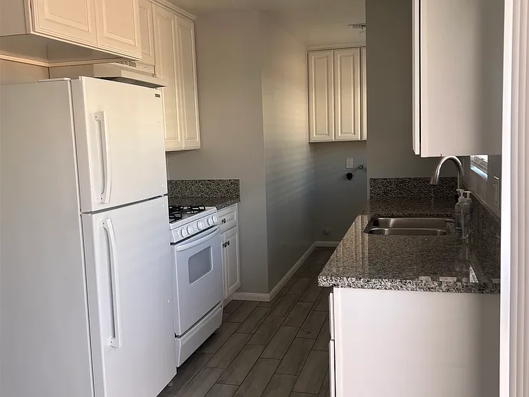 16578 Vine St #A — Photo 7