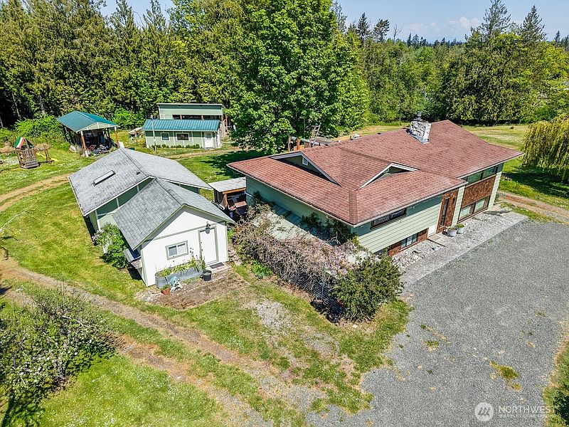 3rd image of 63 E Arnette Road