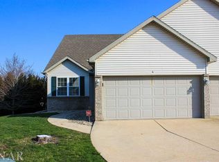 4 Ashling Ct, Bloomington, IL 61704