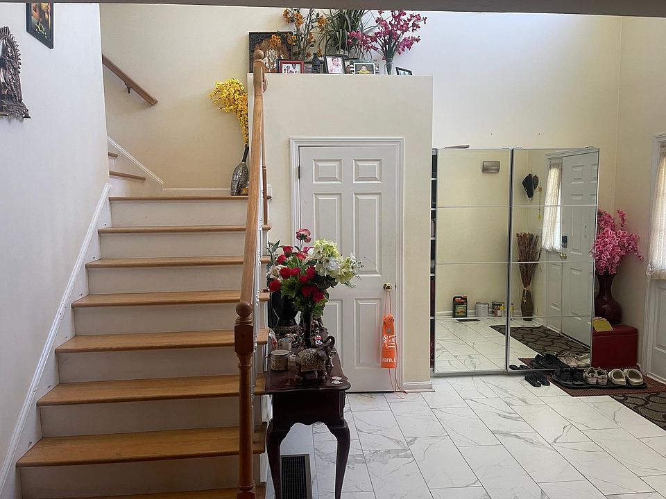 Entrance - Foyer