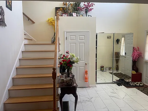 5 Derby Ln Photo 1