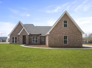 13 Grand Cv, Petal, MS 39465