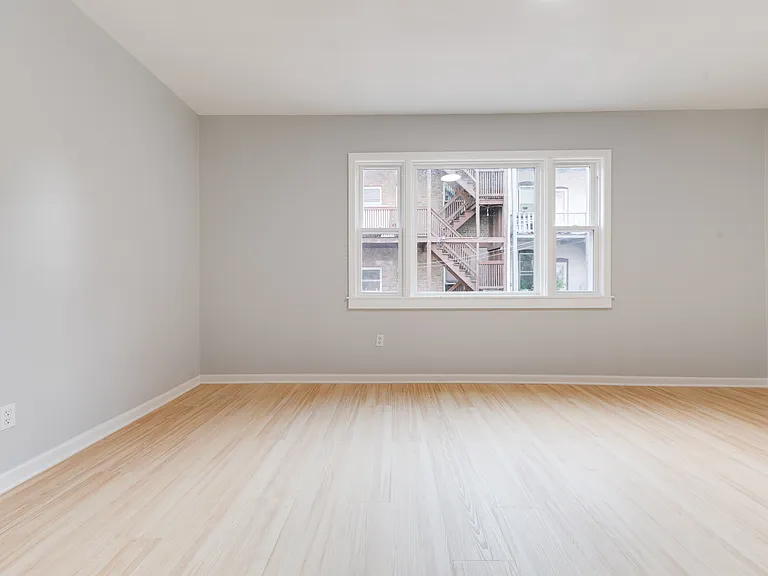 2625 S Union Ave — Photo 11