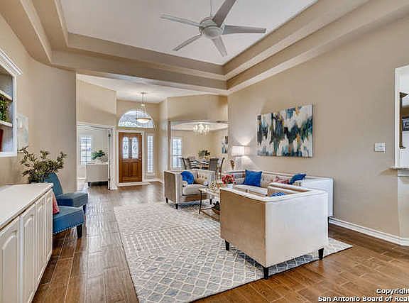 5th image of 107 Antler Cir