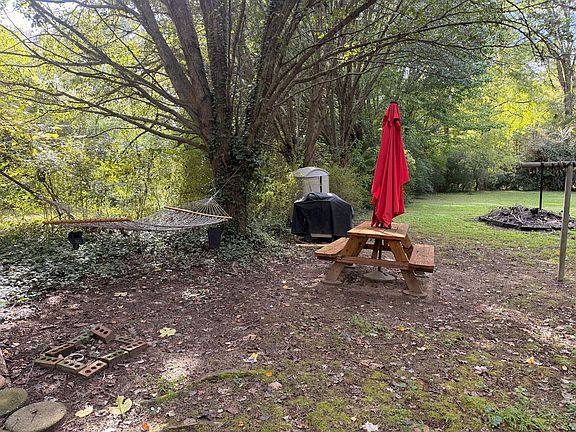 3rd image of 5613 Meadow Run