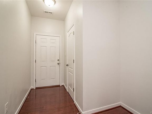 5th image of 7220 Jackson Arch Dr #120