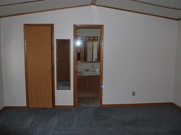 3rd image of 10 Alma Ln