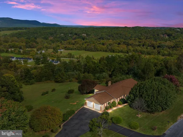 609 Rawley Ridge Dr, Front Royal, VA 22630