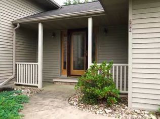 602 Grove St, Fairbank, IA