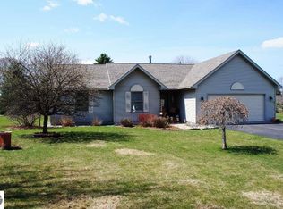 1281 Valley Dr, Traverse City, MI 49685