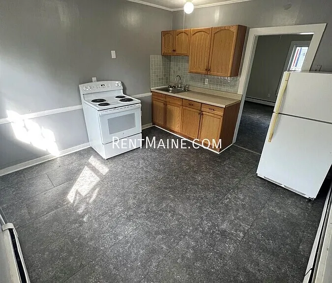 61-63 Pearl St #4 — Photo 1
