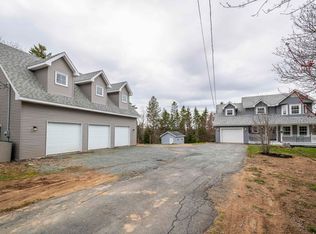 192 Gleneagles Dr, Hammonds Plains, NS B4B 1V8
