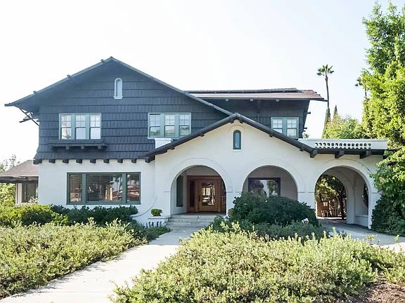 2nd image of 801 N Rodeo Dr