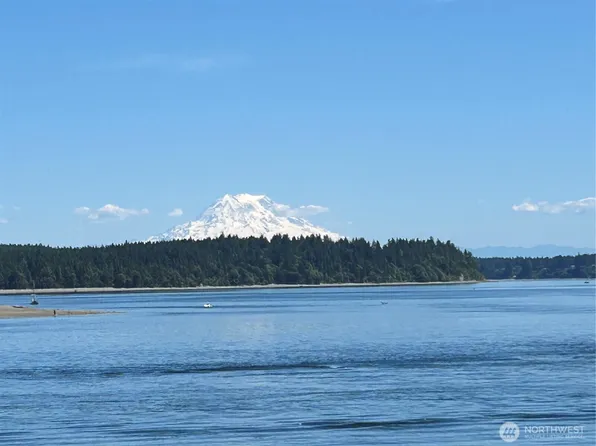 2838 Steamboat Island Loop NW, Olympia, WA 98502