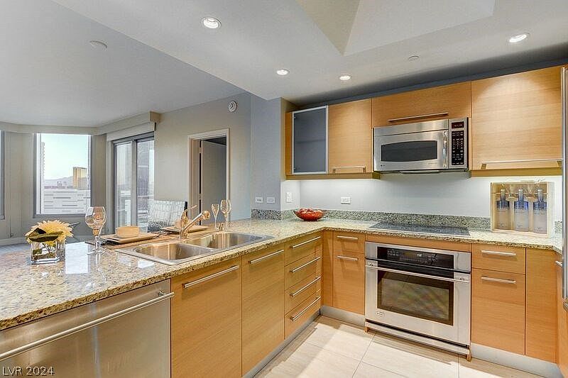 1st image of 222 Karen Ave Unit 2501