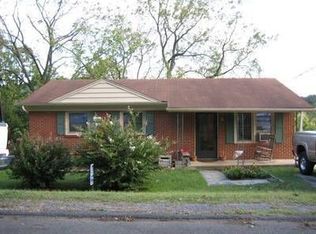 1404 Jackson St, Staunton, VA 24401