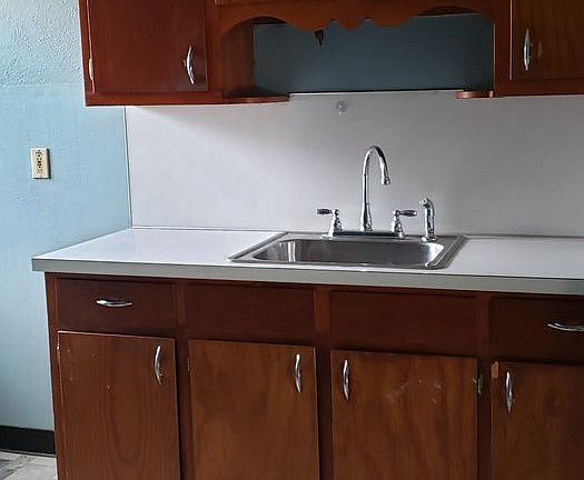 3rd image of 243 Grumbach Ave #3