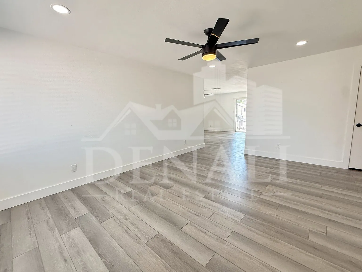 3 bed, 2.0 bath, 1343 sqft, $2,395 — Photo 3