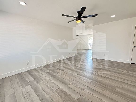 3rd image of 2601 E Hopi Ave