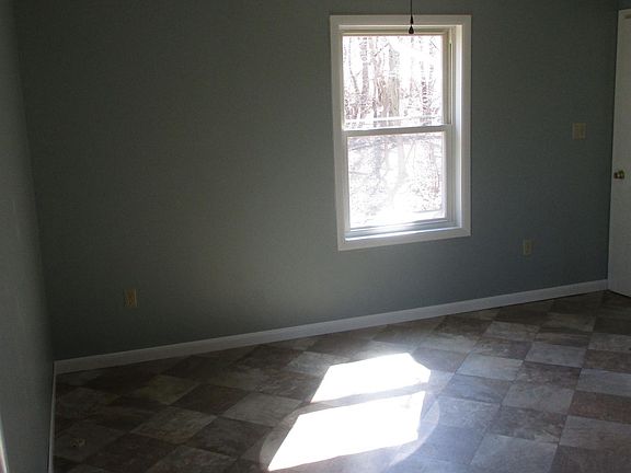 5th image of 721 Howard St