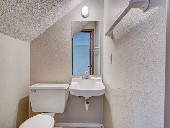 3rd image of 2629 Elwood Dr
