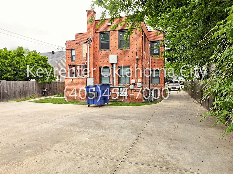 1838 NW 11th St #6 — Photo 35