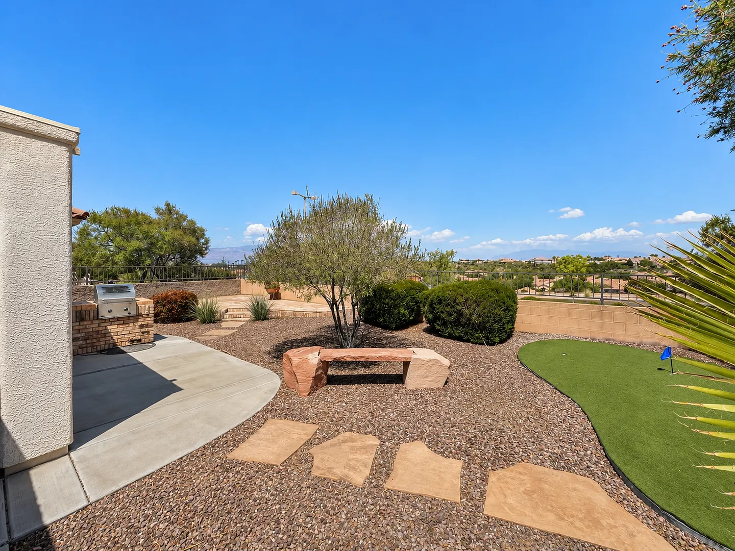 Single Story 3-Bedroom Home in 55+ Community with Putting Green — Photo 3