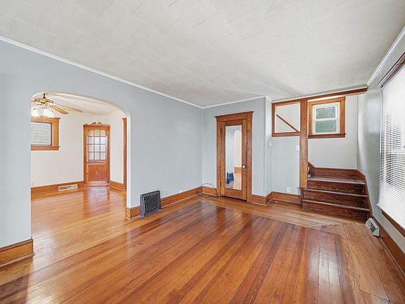 4th image of 727 Union St
