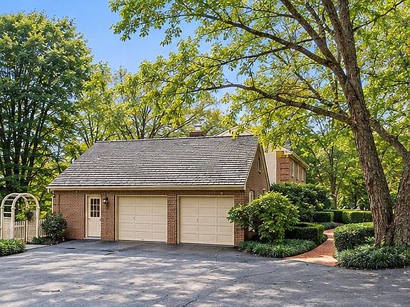 4th image of 181 Hunt Valley Cir