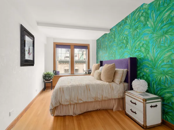 575 Park Avenue 1509 image 3 of 10
