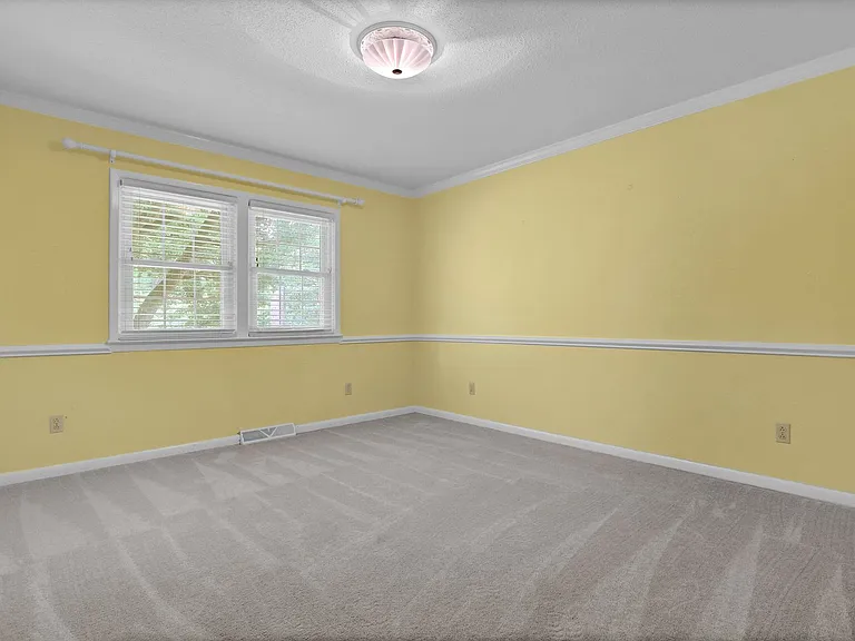 700 Clyde Dr — Photo 30