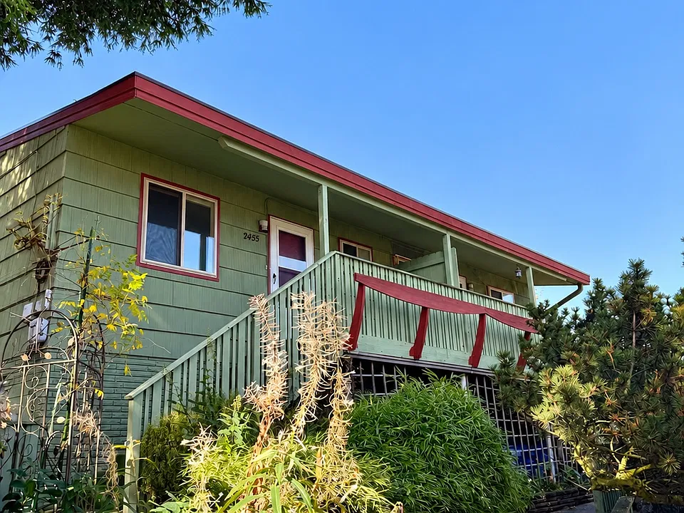 2455 Queen Anne Ave N #2455