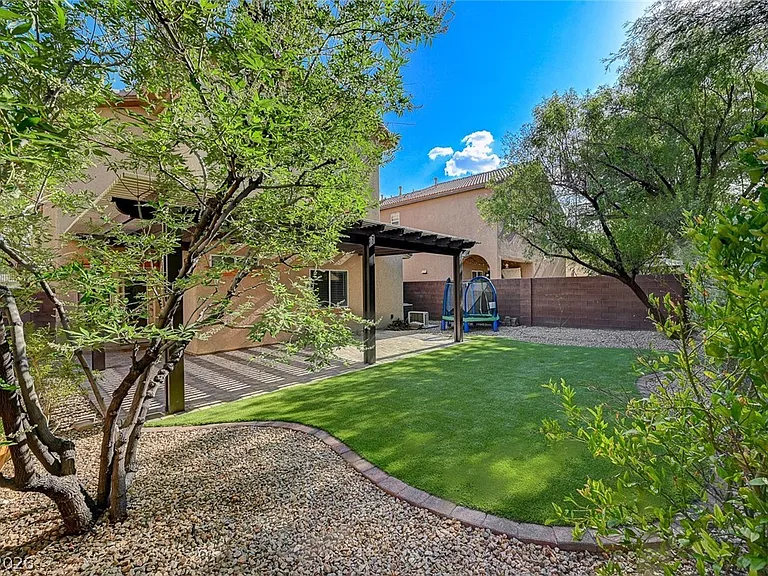 8454 Cerritos Ct — Photo 40